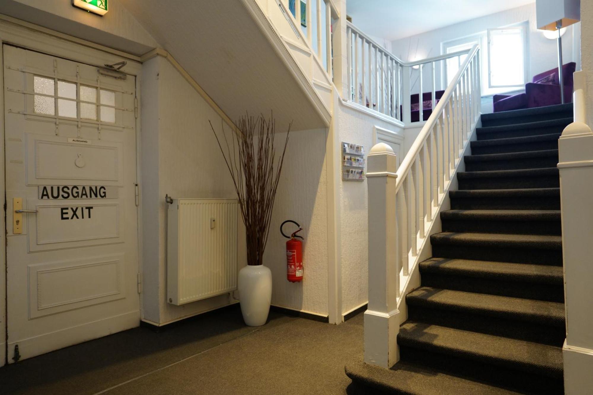 Hotel Ambert — Photos 1